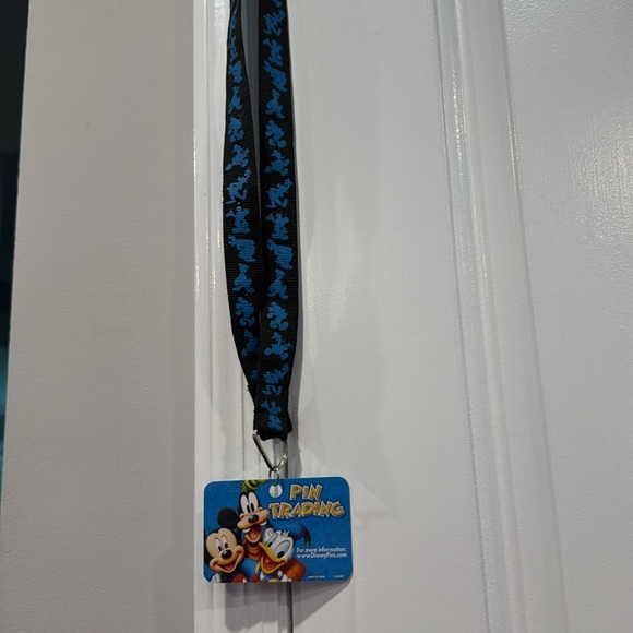 Disney Mickey Mouse Black and Blue Lanyard & Trading Card - Picture 5 of 5